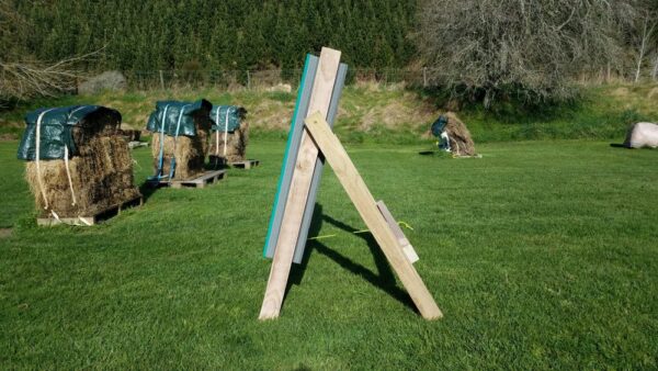 Arch-Well Archery Target, Square 1m by 1m and 20cm thick. It has a replaceable 40cm core. Side view.