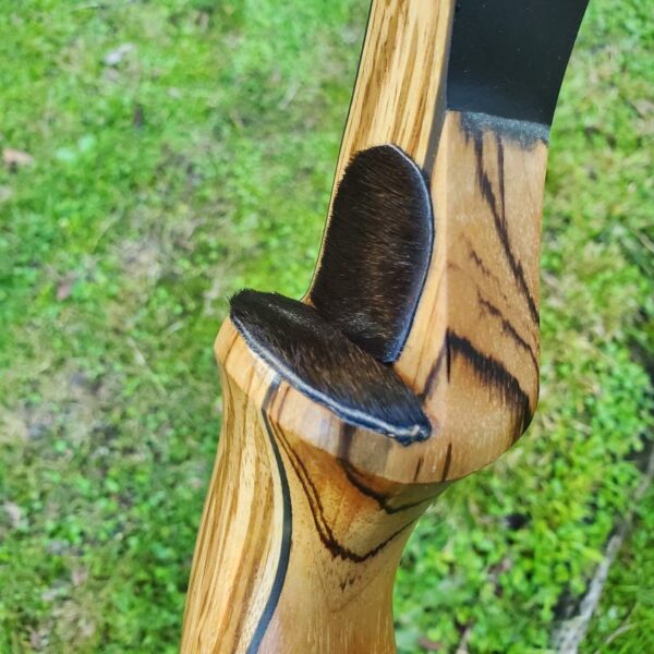 Archery Park Products - Blaxk Hunter Swift One=Piece Longbow Arrow Shelf
