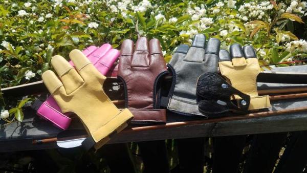 category image - archery shooting gloves and tabs